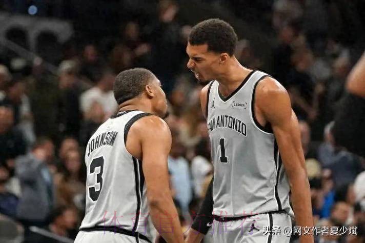 马刺100-95险胜凯尔特人，文班亚马21+6，怀特29+9